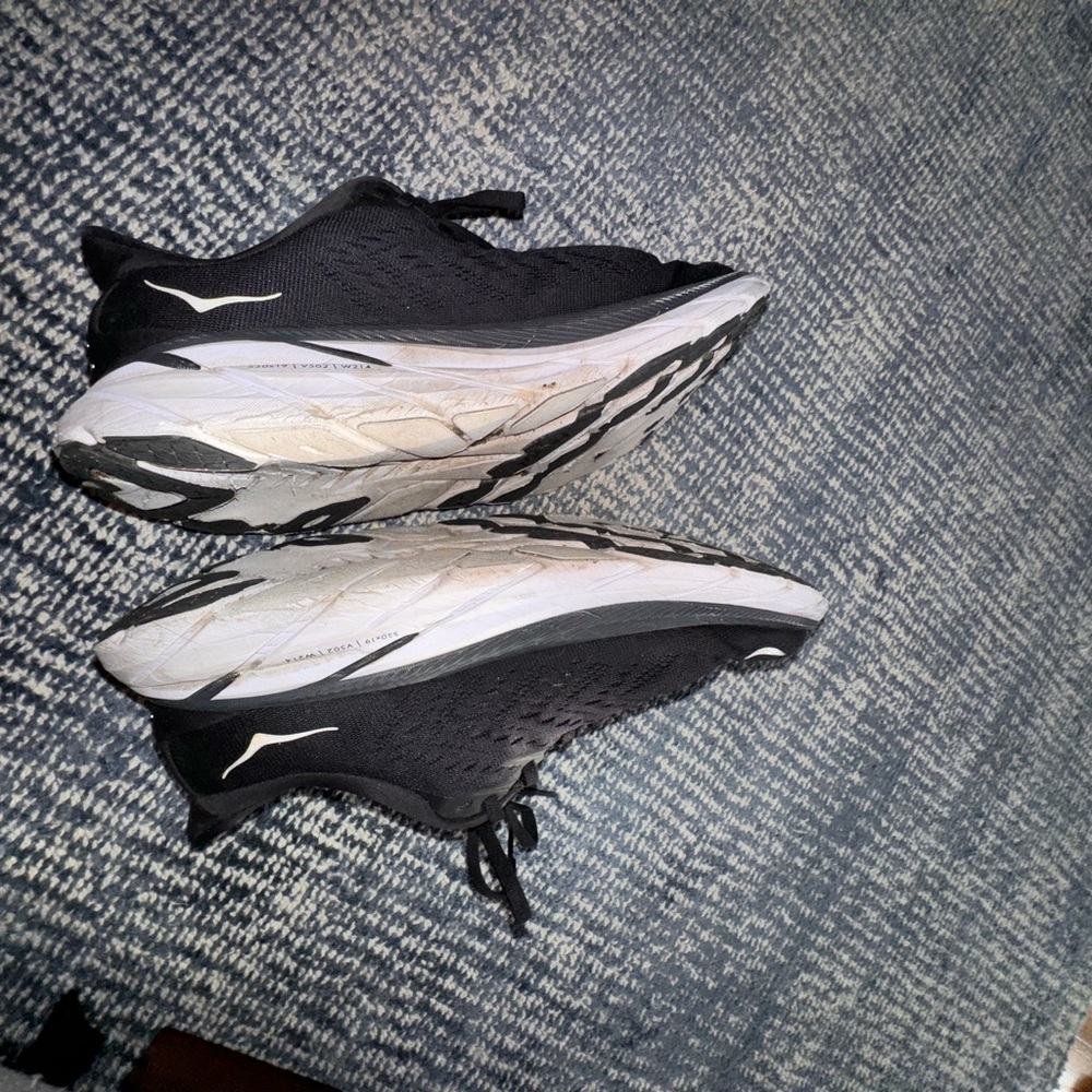 EXTREMELY WORN - Hoka Clifton 8